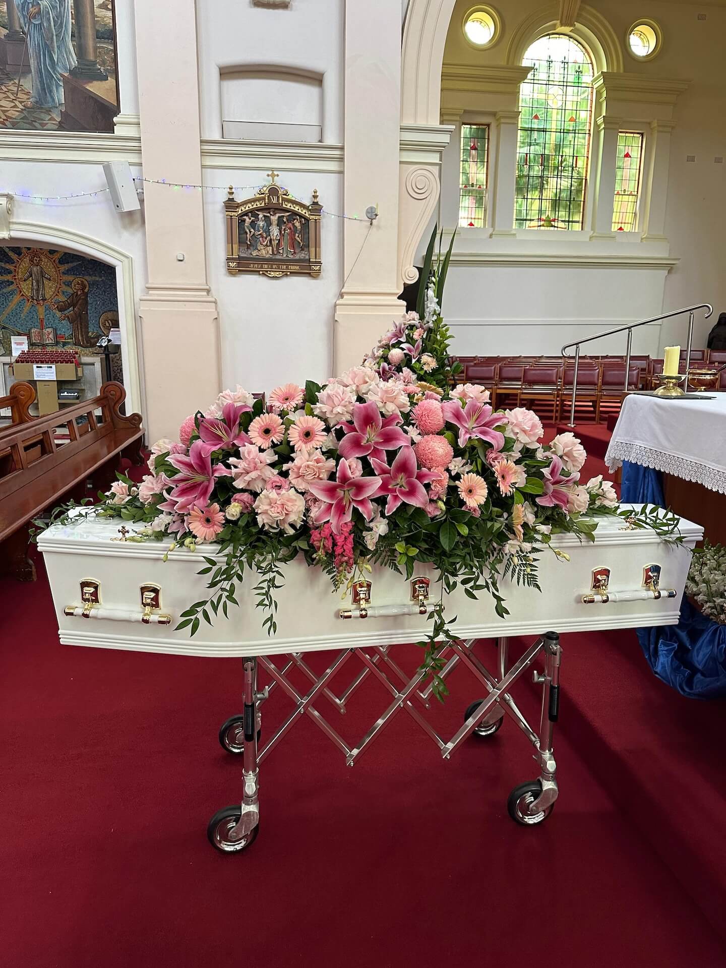 Casket sprays and coffin flowers
