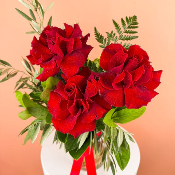 3 reflexed red rose vase 1