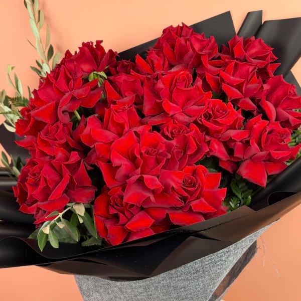 24 reflexed red roses bouquet 1