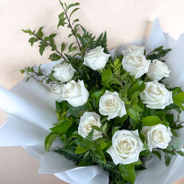 12 classic white rose bouquet 2