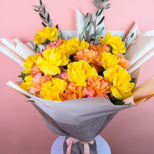 24 Reflexed orange and yellow roses bouquet 1