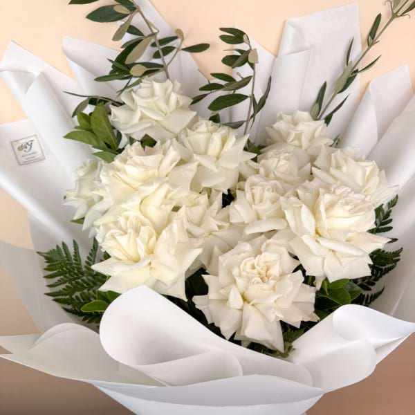 12 REFLEXED WHITE ROSES 1