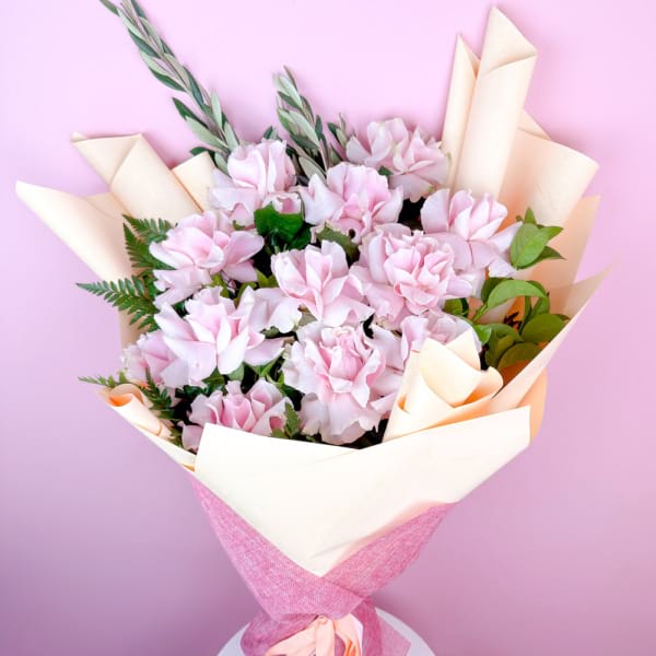 12 reflexed pink rose bouquet 1