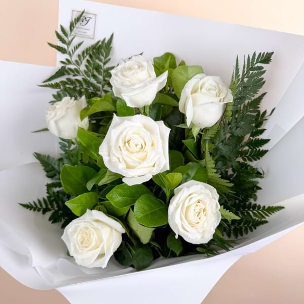6 white closed roses 3