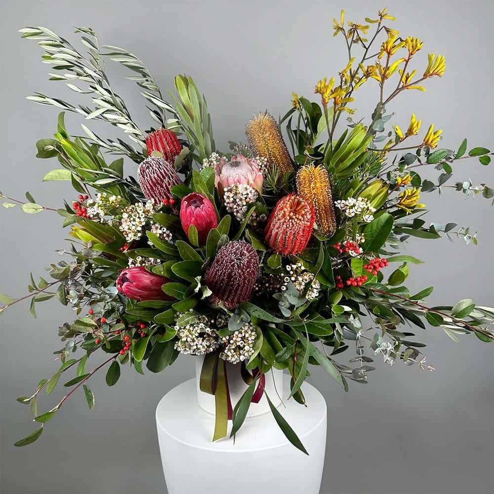 NATIVES BLOOMS - CERAMIC POT (SEASONAL)