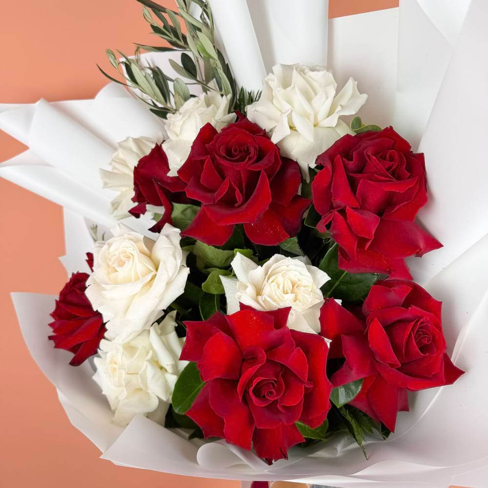 12 Reflexed Red & White Roses Bouquet