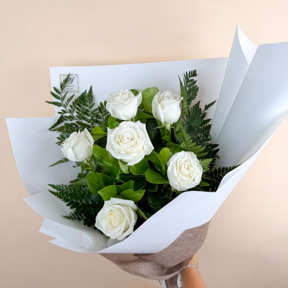 6 Classic White Roses Bouquet